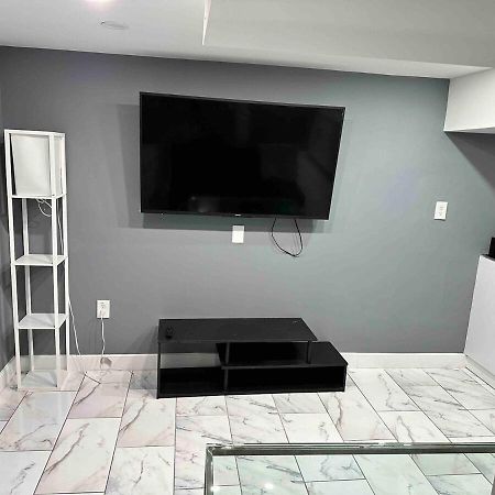Lovely Basement 1-Bedroom With Free Parking Washington Exterior foto