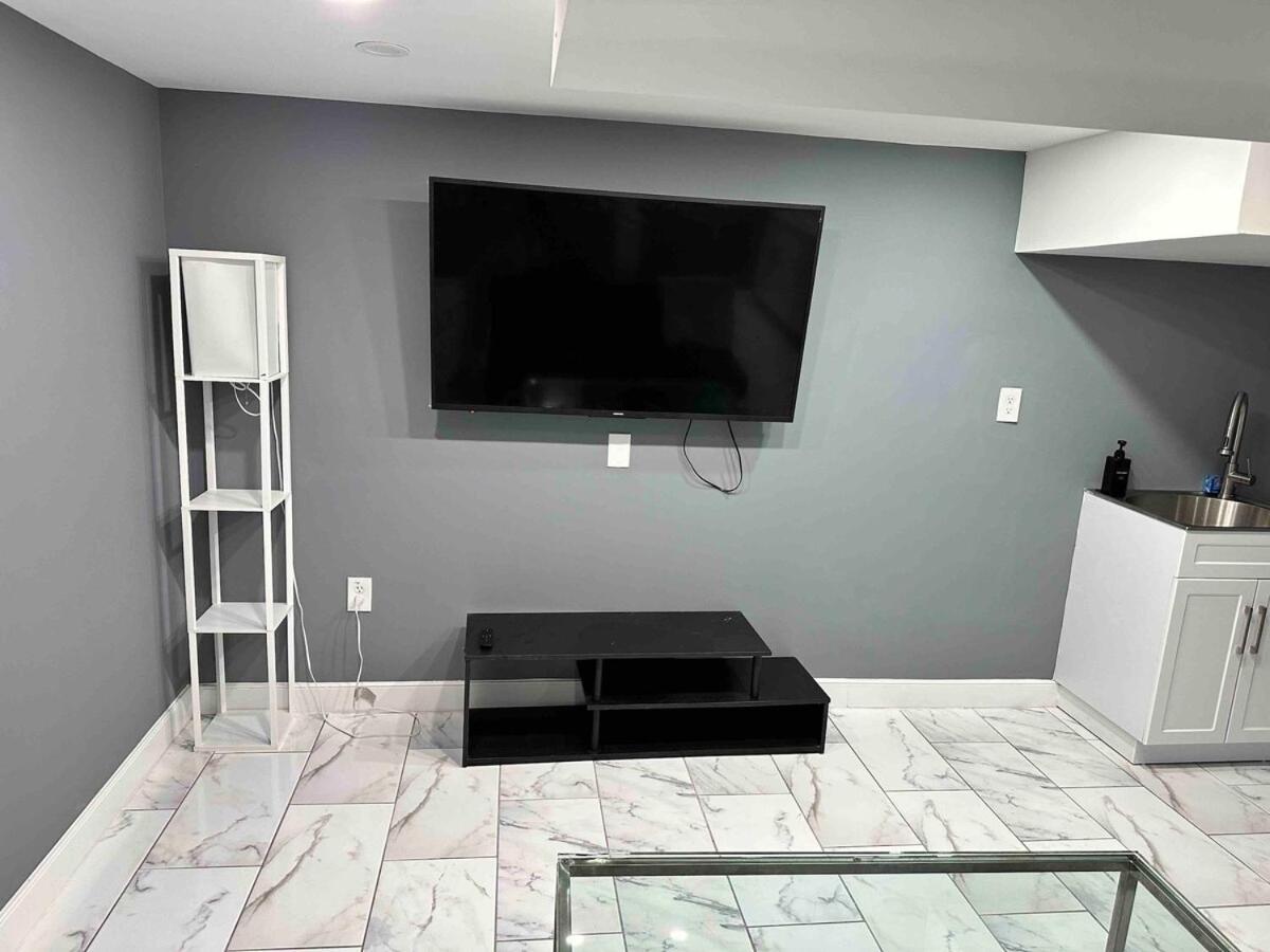 Lovely Basement 1-Bedroom With Free Parking Washington Exterior foto